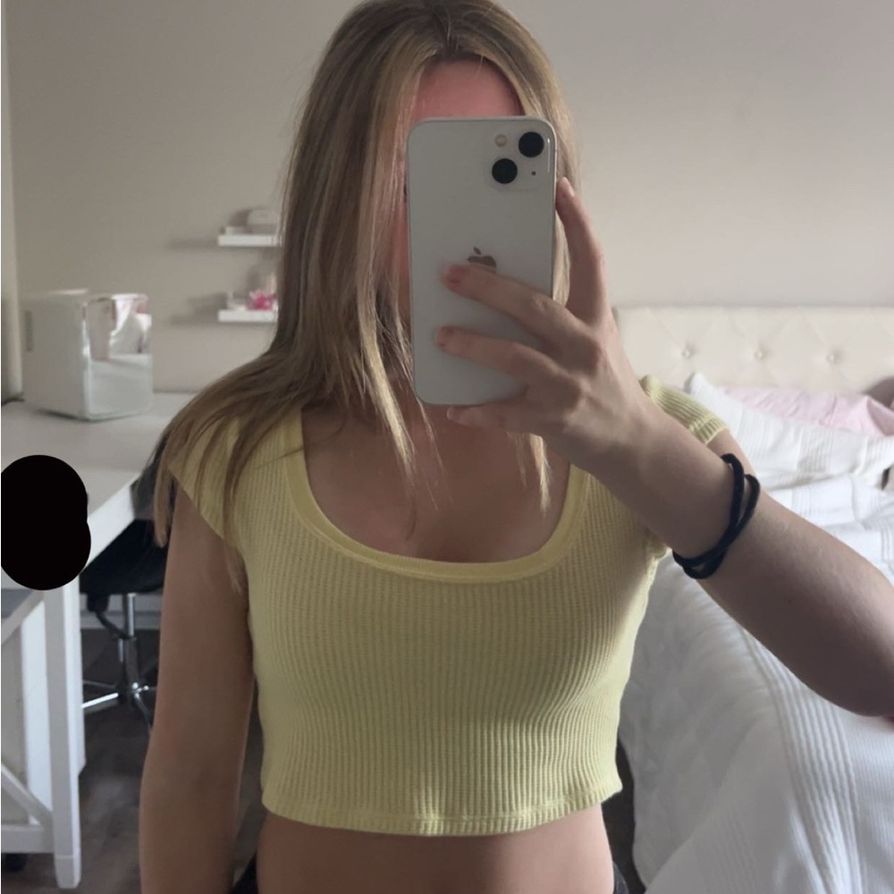 Yellow tillys top